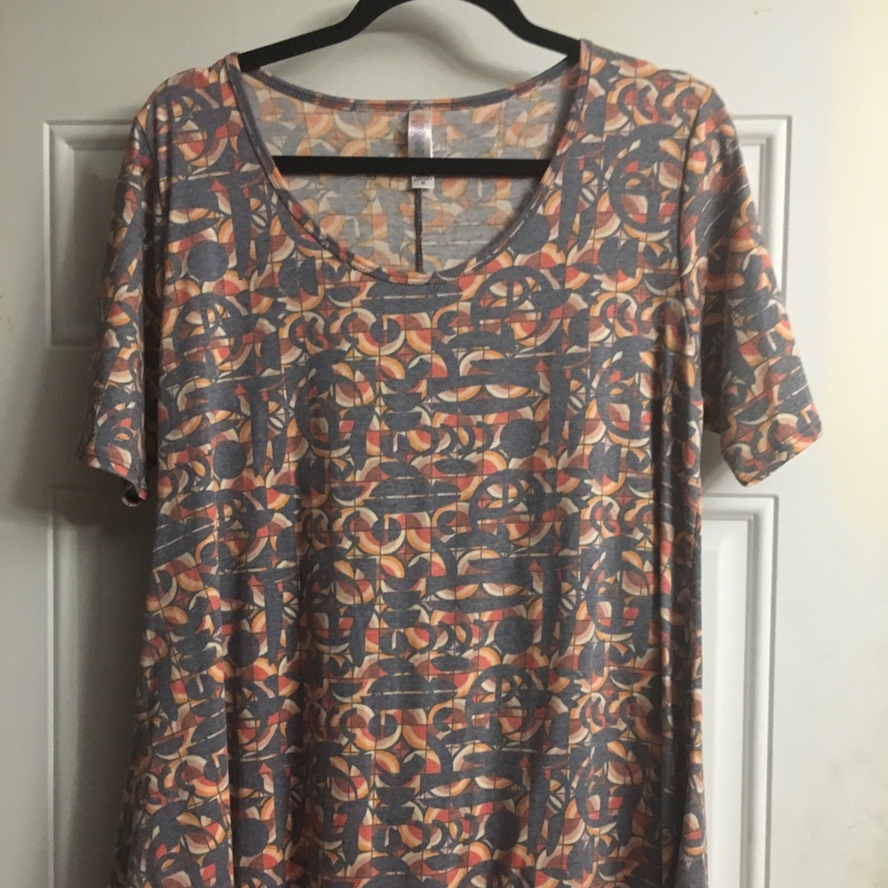 Lularoe New Perfect T M fits 14 16 XXL Swing Top